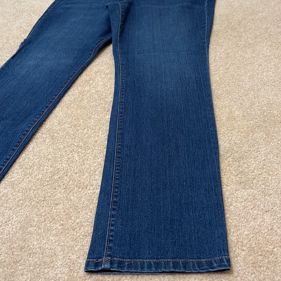 Straight Leg Jeggings - Picture 4 of 11